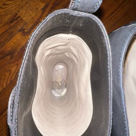 Authentic Chanel cc logo turn lock boots - Picture 5 of 7